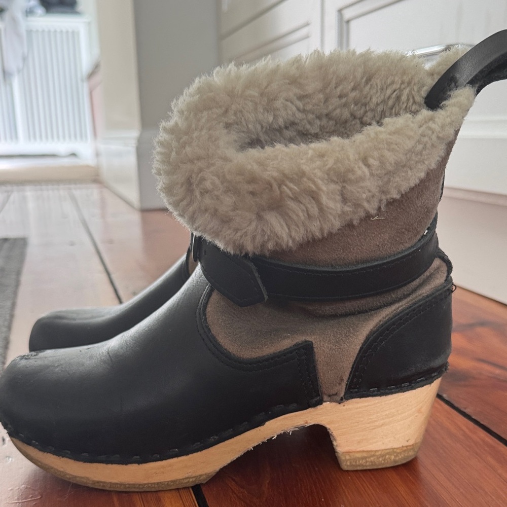 Sven shearling clogs